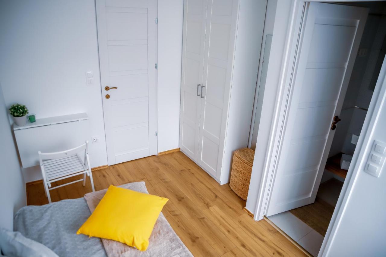 Cozy Apartment In The Downtown Gyor Exterior photo